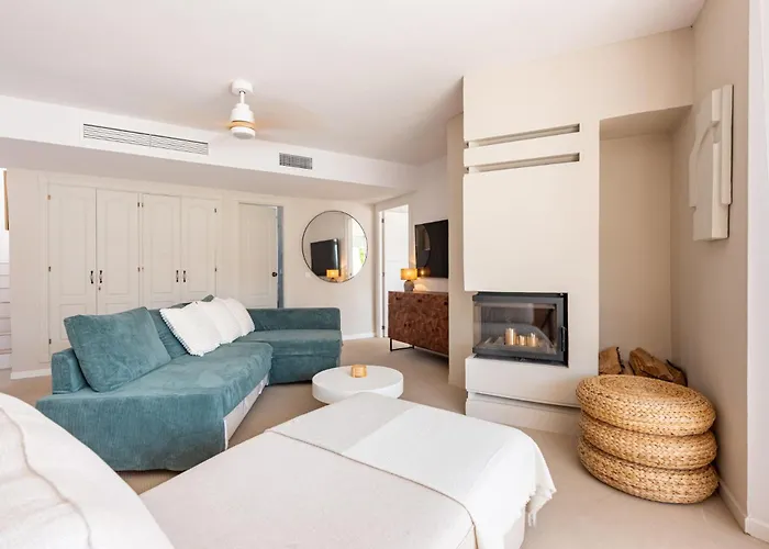 Los Naranjos Modern 2 Bedroom Penthouse With Views