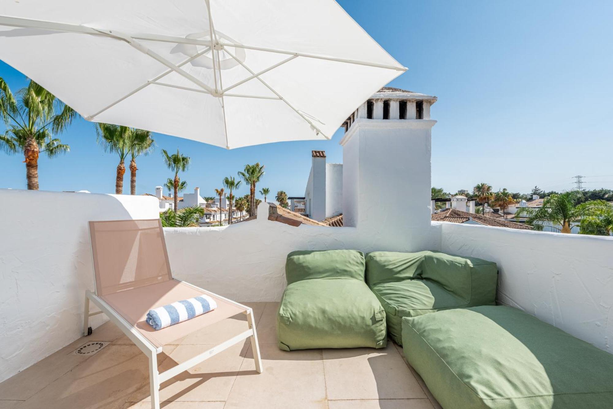 Naranjos Modern 2 Bedroom Penthouse With Views Apartment *