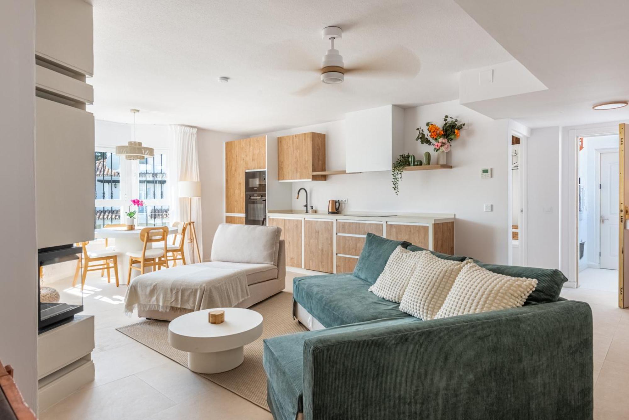Naranjos Modern 2 Bedroom Penthouse With Views Apartment *