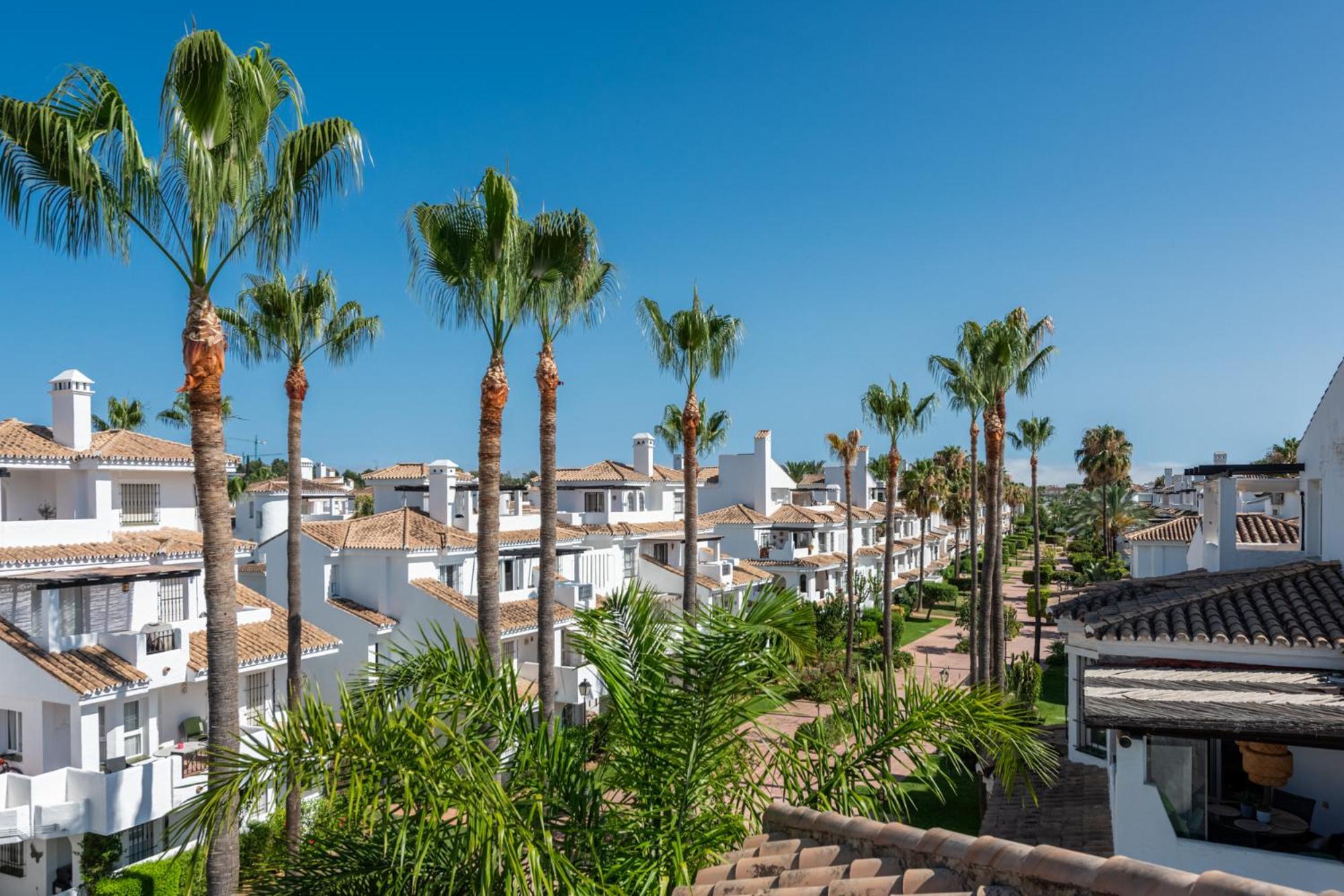 Naranjos Modern 2 Bedroom Penthouse With Views